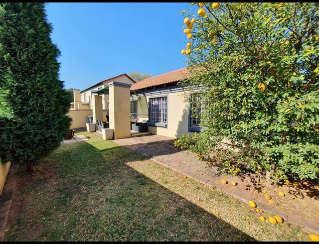 2 BEDROOM TOWNHOUSE FOR SALE IN ANNLIN